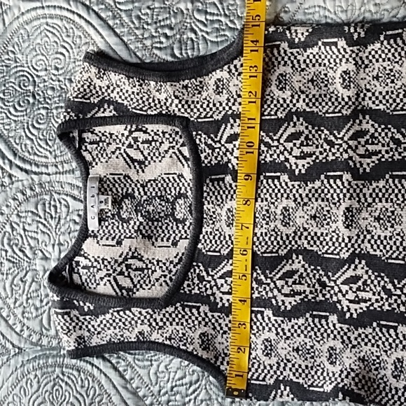 Cabi Peplum Sweater Tank Size XS - Picture 7 of 8